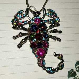 Betsey Johnson 🦂 necklace